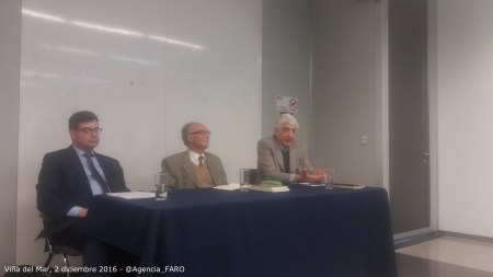 En el centro Juan Carlos Ossandón. A su derecha (a la izquierda para el lector) con chaqueta oscura Gildo Chiesa. El tercero Gonzalo Ibáñez. Éste fue fundador de la Asociación de Iusnaturalistas Hispánicos Felipe II (matriz del Consejo de Estudios Hispánicos del mismo nombre) creada por Elías de Tejada en 1972 al fin de las I Jornadas Hispánicas de Derecho Natural